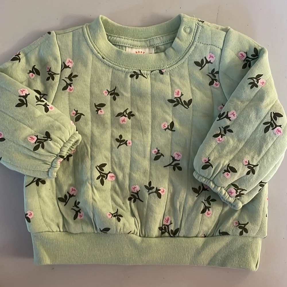 NWOT Flower and olive set with headband- 187